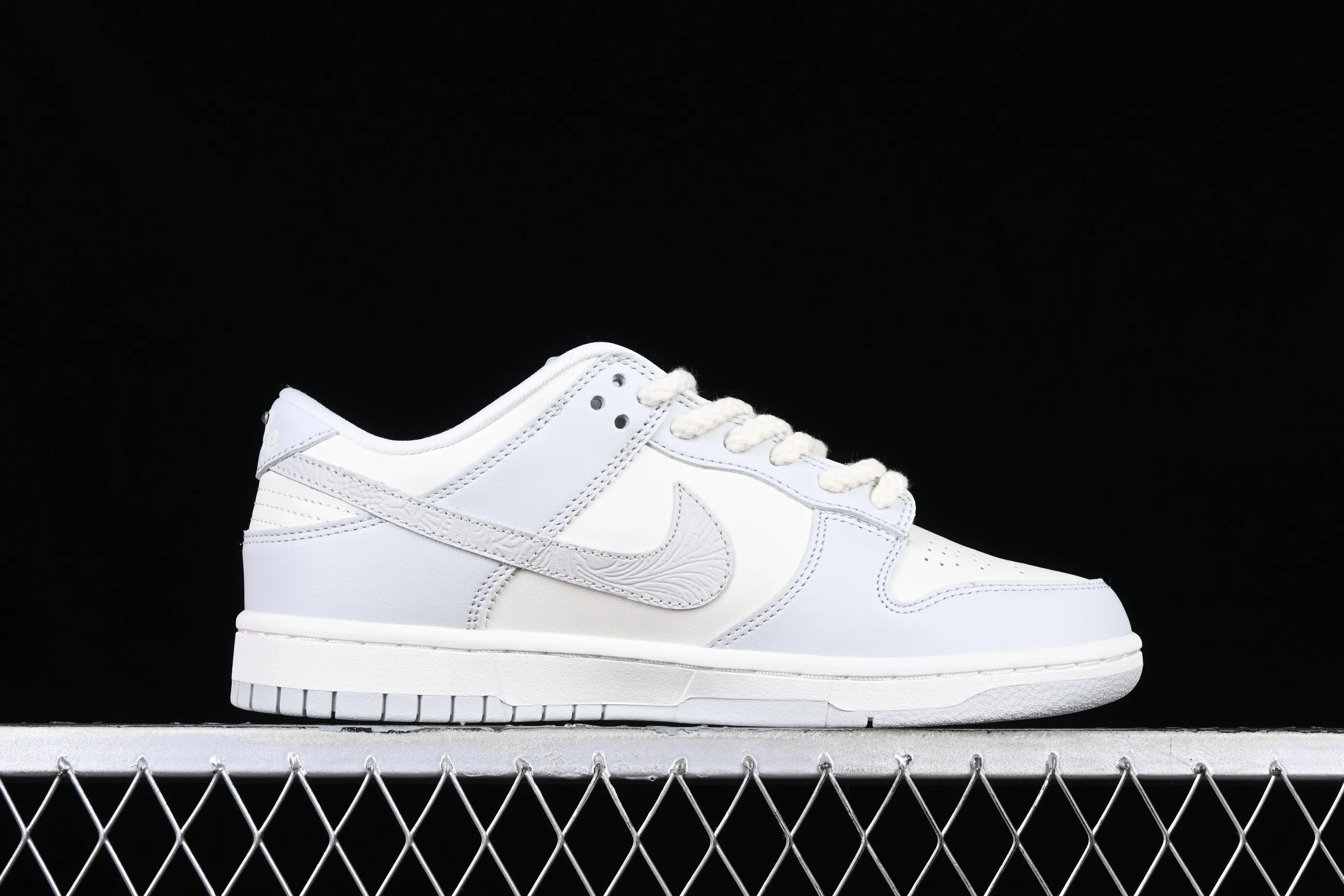 All categories Nk SB Dunk series Nk SB Dunk Low low-top sneakers Nk Dunk Low "Needlework" embossed gray SB low-top sports and leisure sneakers FJ4553-133